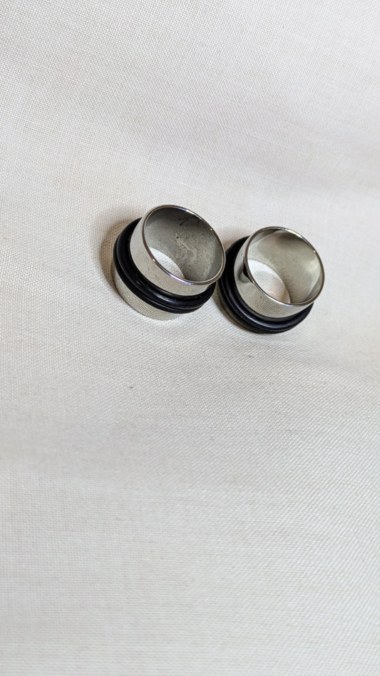 1x Stainless Steel, No Flare Tunnel, With Silicon rings